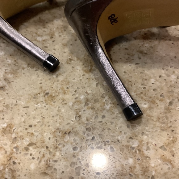 NWOT Stuart Weitzman | Starla 80 Ankle Strap in Gunmetal Leather Sandal Size 9 - Picture 8 of 9